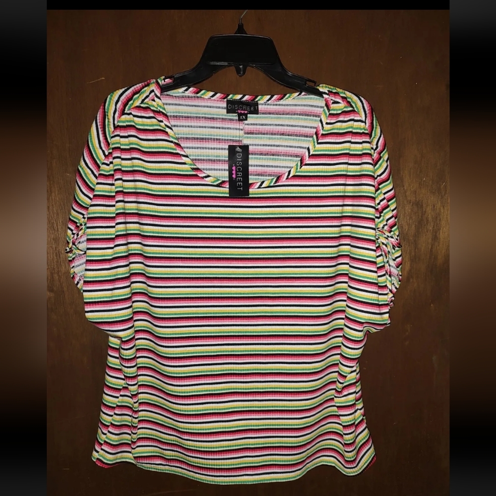 Discreet Women's Top, NWT, Striped, Size 1x, Multicolored, Ties on the Sides